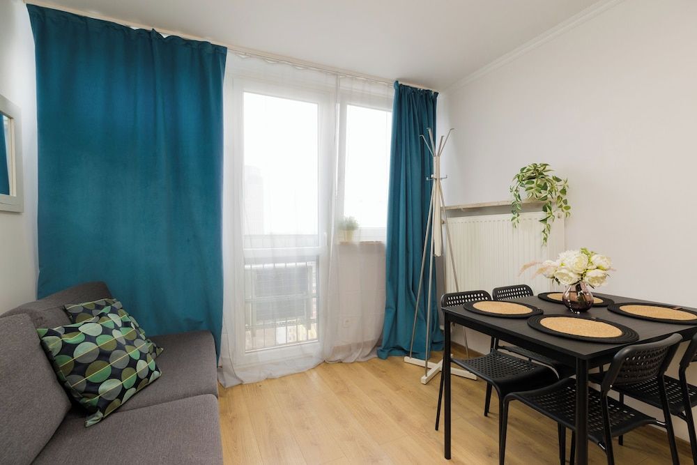 UNIT Short Rent Apartment by Warsaw Metro Station Apartment (max 8 person) 74