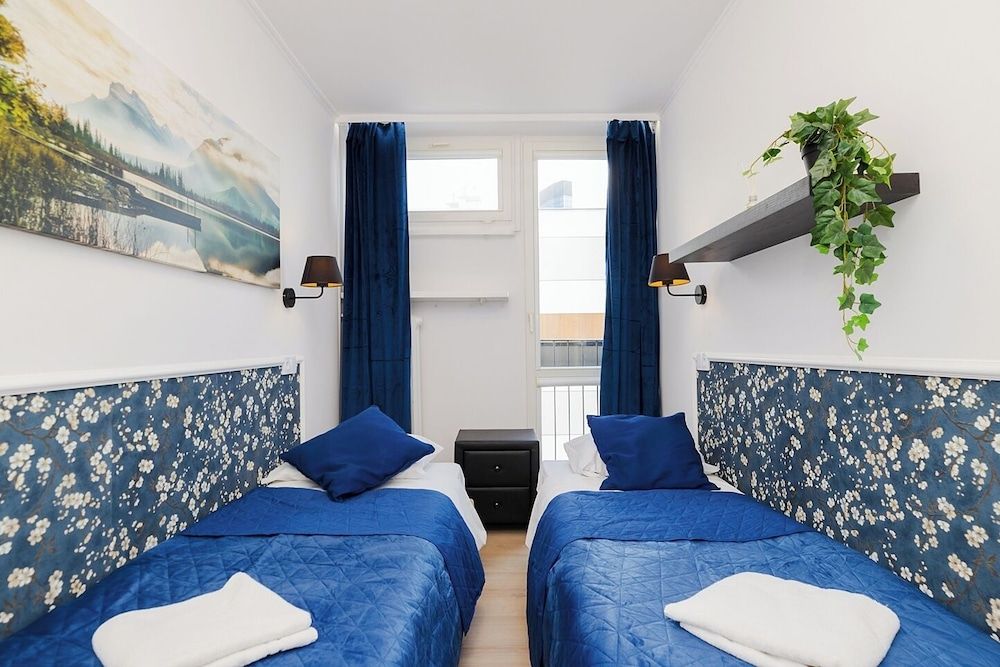 UNIT Short Rent Apartment by Warsaw Metro Station Apartment (max 8 person) 23