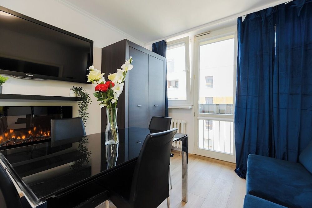 UNIT Short Rent Apartment by Warsaw Metro Station Apartment (max 8 person) 73
