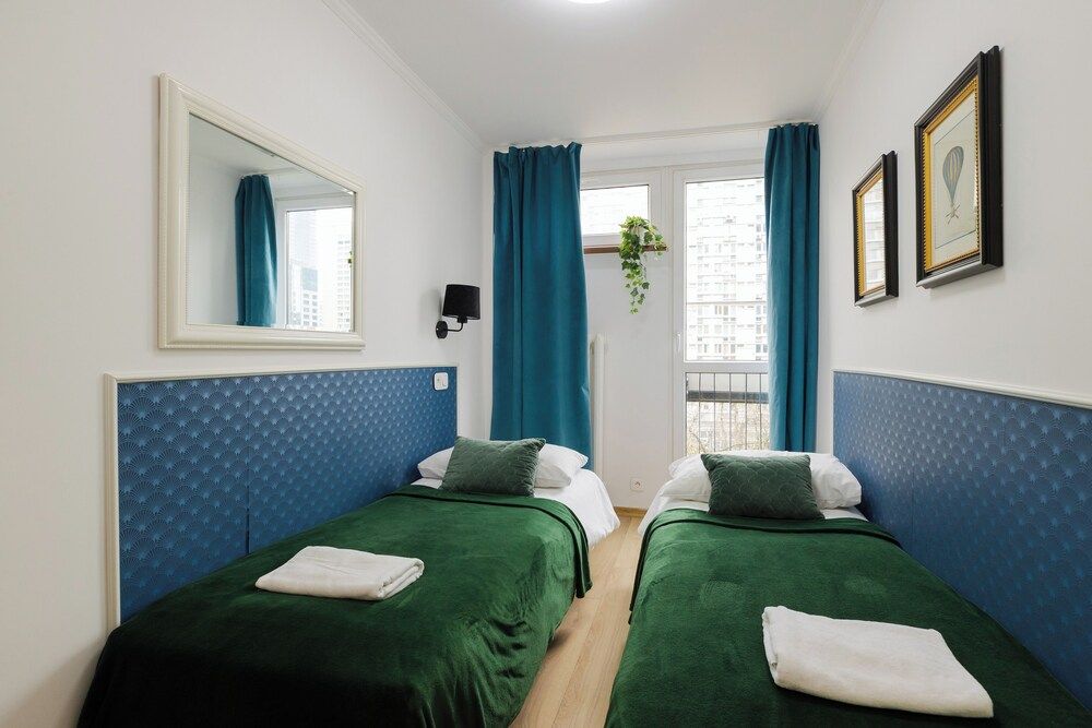 UNIT Short Rent Apartment by Warsaw Metro Station Apartment (max 8 person) 15