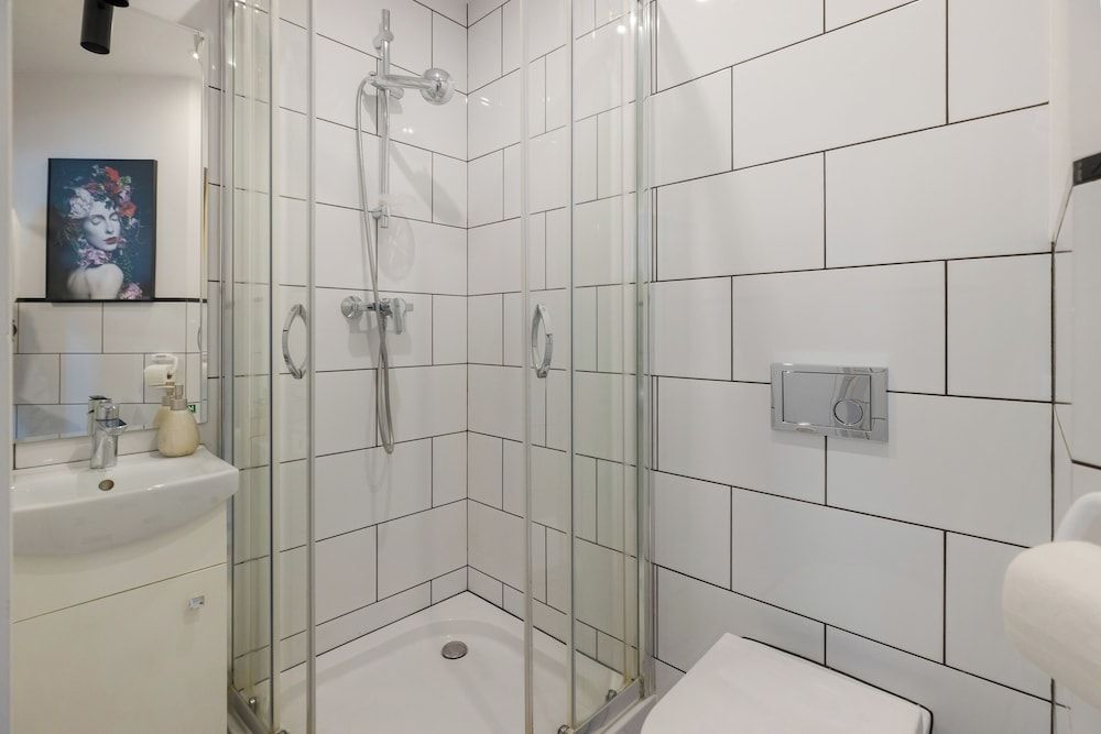 UNIT Short Rent Apartment by Warsaw Metro Station Apartment (max 8 person) 59