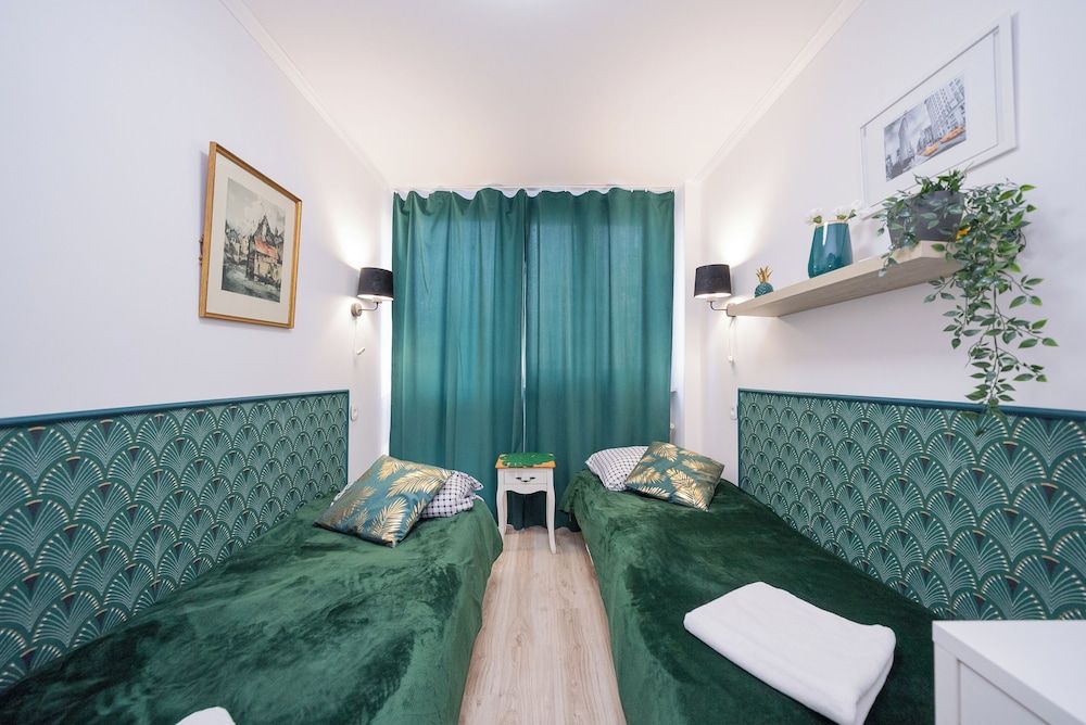 UNIT Short Rent Apartment by Warsaw Metro Station Apartment (max 8 person) 68