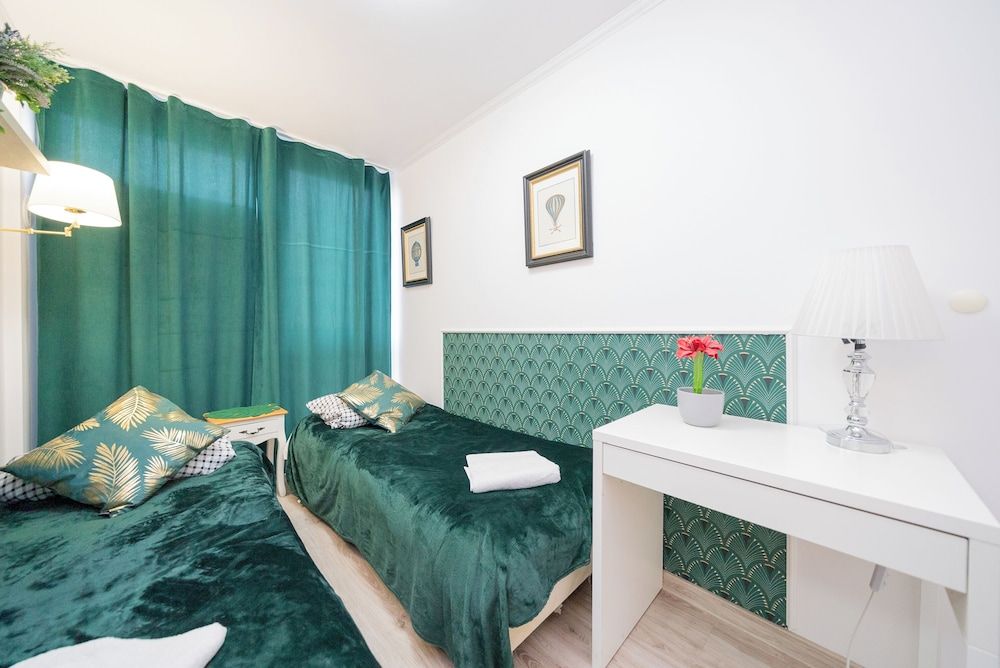 UNIT Short Rent Apartment by Warsaw Metro Station Apartment (max 8 person) 20