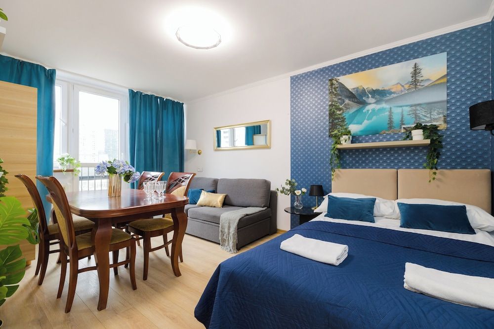 UNIT Short Rent Apartment by Warsaw Metro Station Apartment (max 8 person) 2