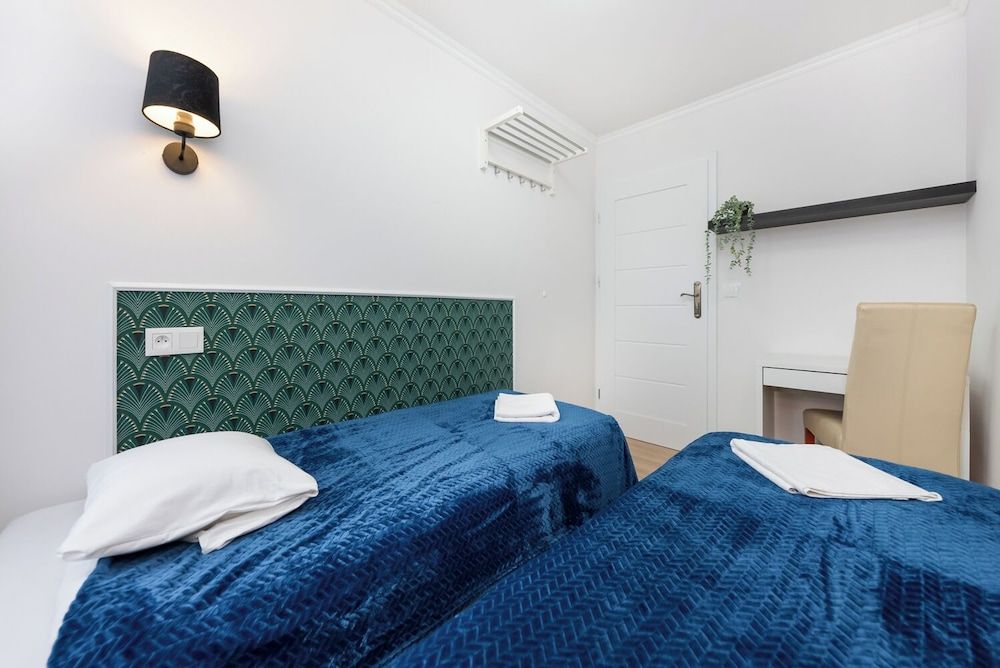 UNIT Short Rent Apartment by Warsaw Metro Station Apartment (max 8 person) 30