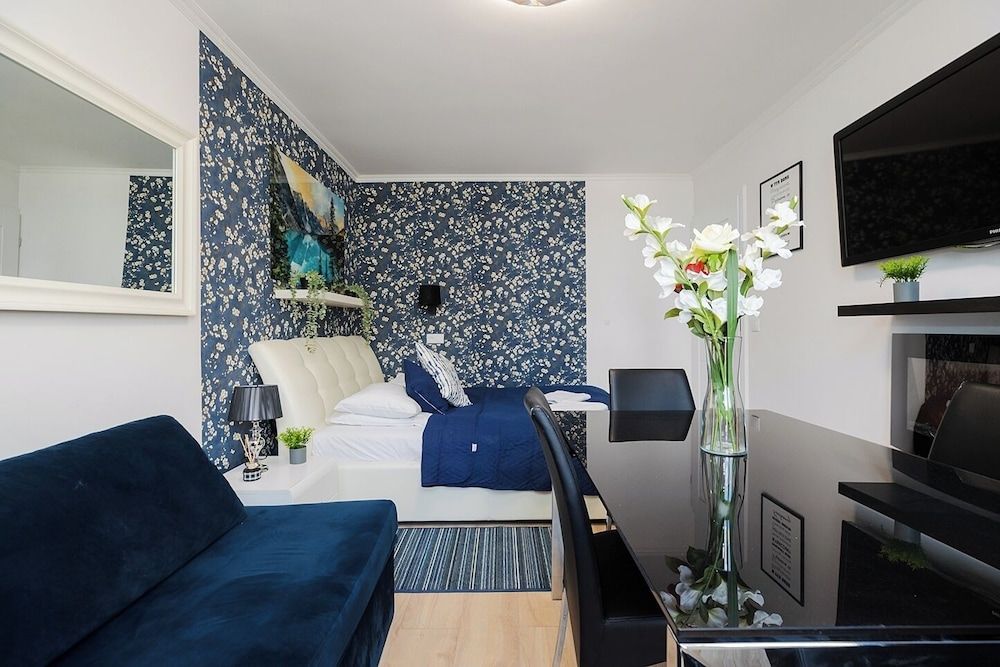 UNIT Short Rent Apartment by Warsaw Metro Station Apartment (max 8 person) 24