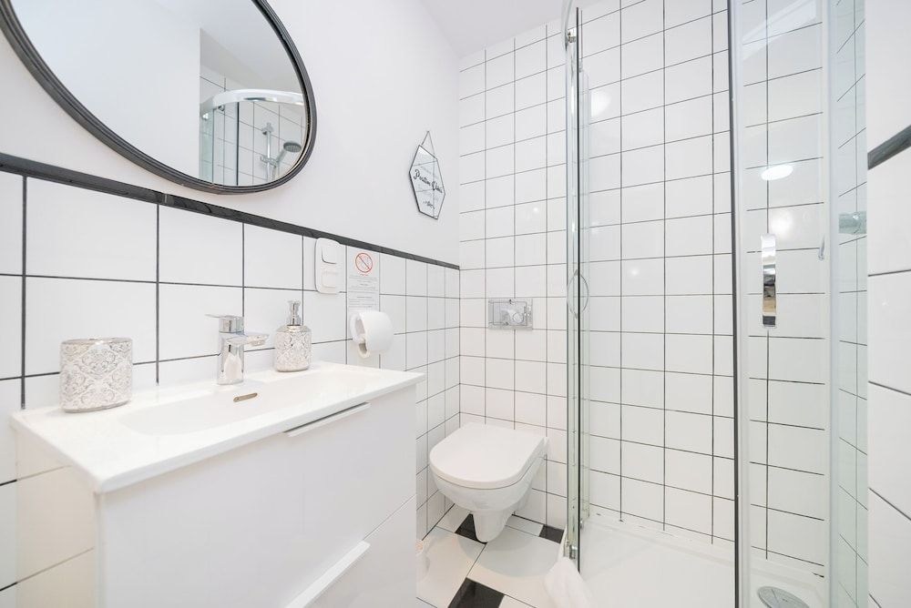 UNIT Short Rent Apartment by Warsaw Metro Station Apartment (max 8 person) 54