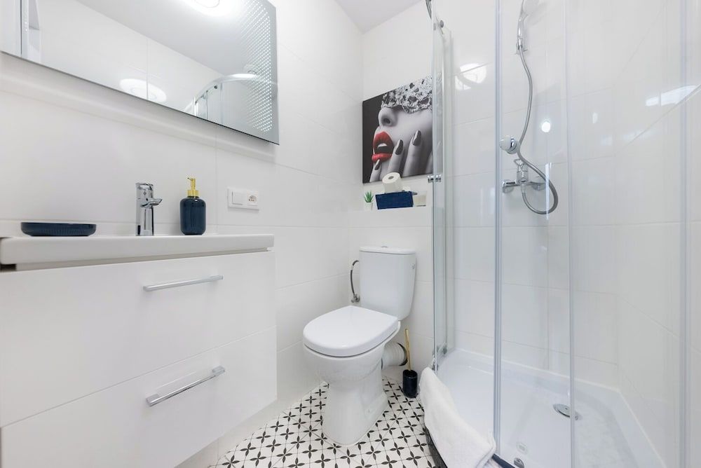 UNIT Short Rent Apartment by Warsaw Metro Station Apartment (max 8 person) 58