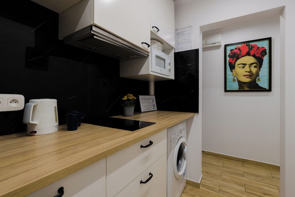 UNIT Short Rent Apartment by Warsaw Metro Station Apartment (max 8 person) 77