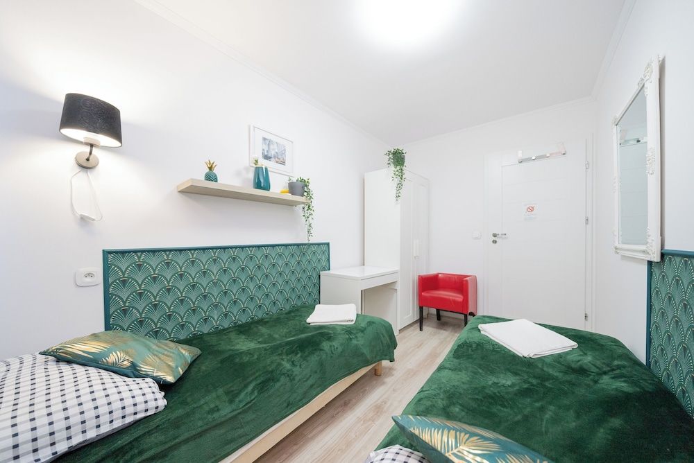 UNIT Short Rent Apartment by Warsaw Metro Station Apartment (max 8 person) 17