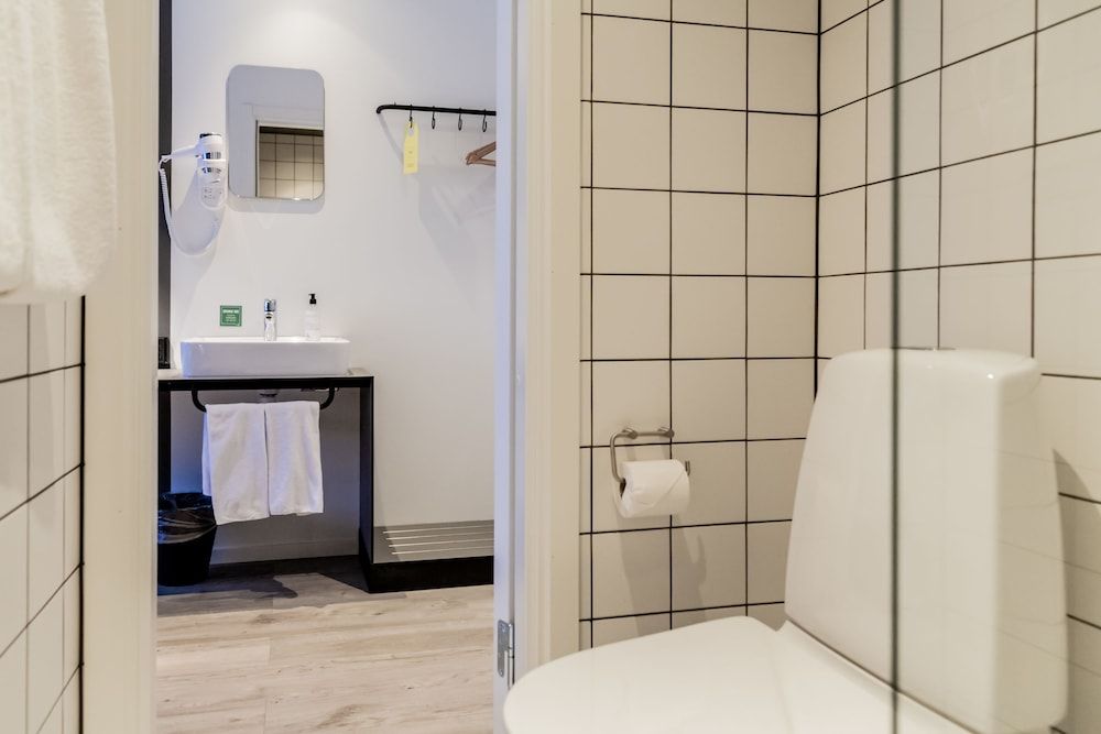 First Hotel Stockholm North Standard Twin Room 3