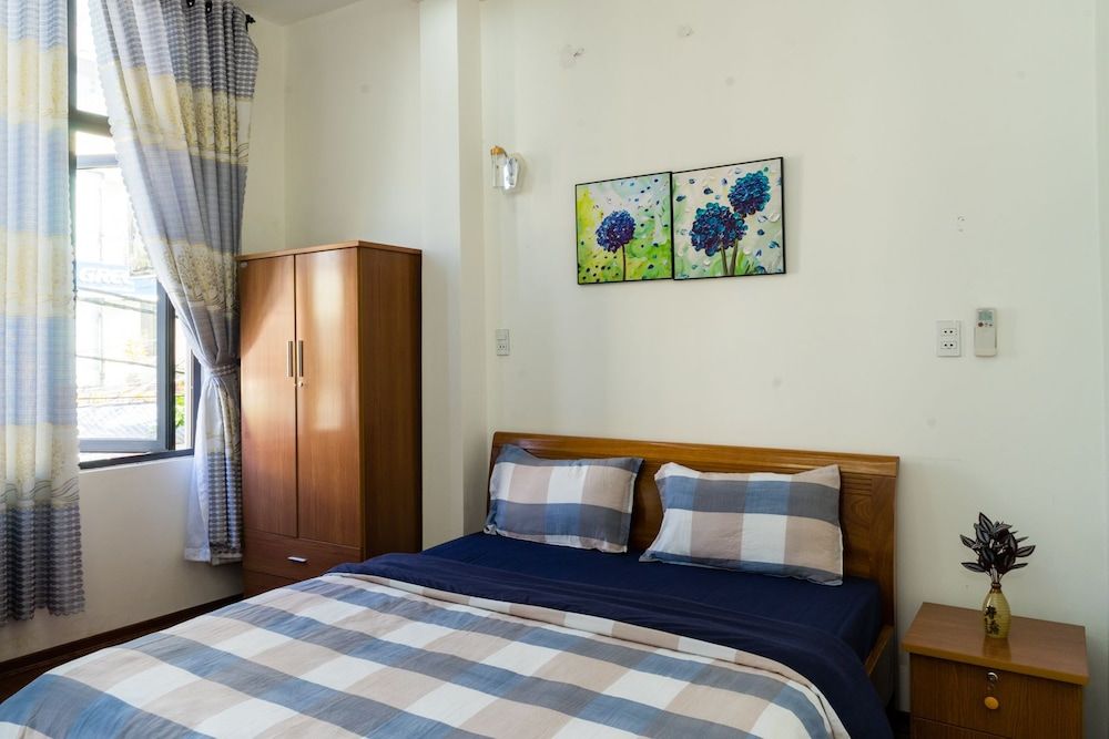 undefined Halo House 9