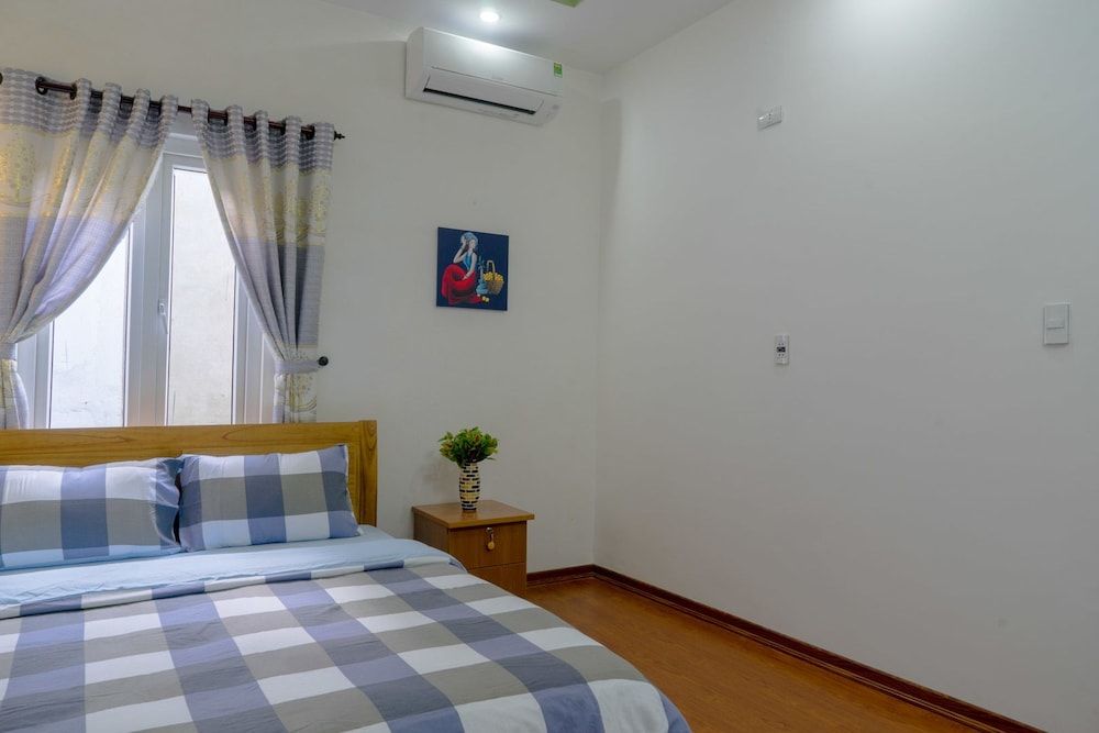 undefined Halo House 10