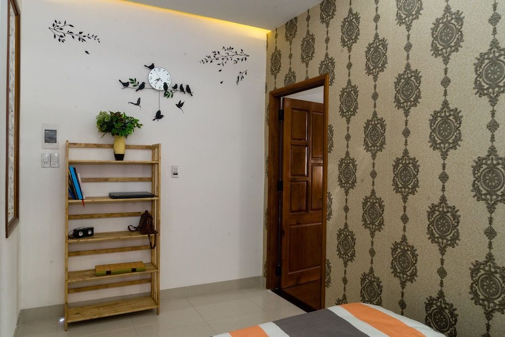 undefined Halo House 8