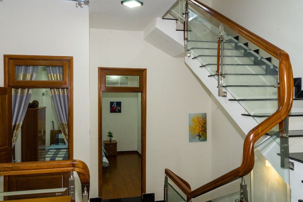 undefined Halo House 6