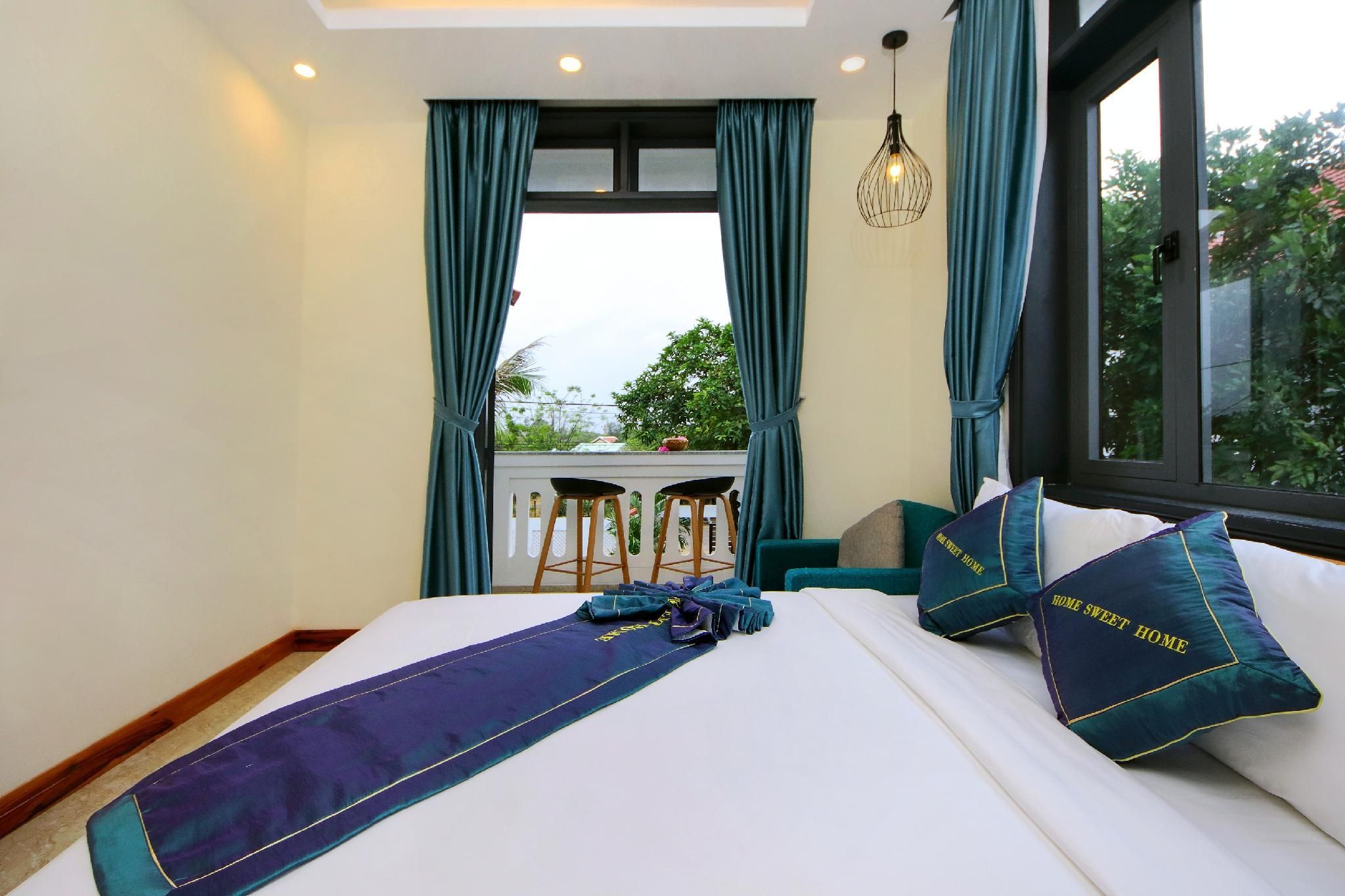 Deluxe Double or Twin Room with Balcony