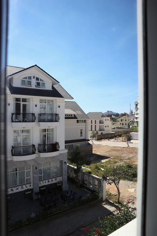 Phuong Anh Golf Valley Hotel Deluxe Room 10