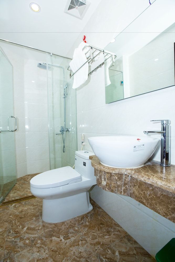 Hoang Hai Hotel Superior Triple Room 10