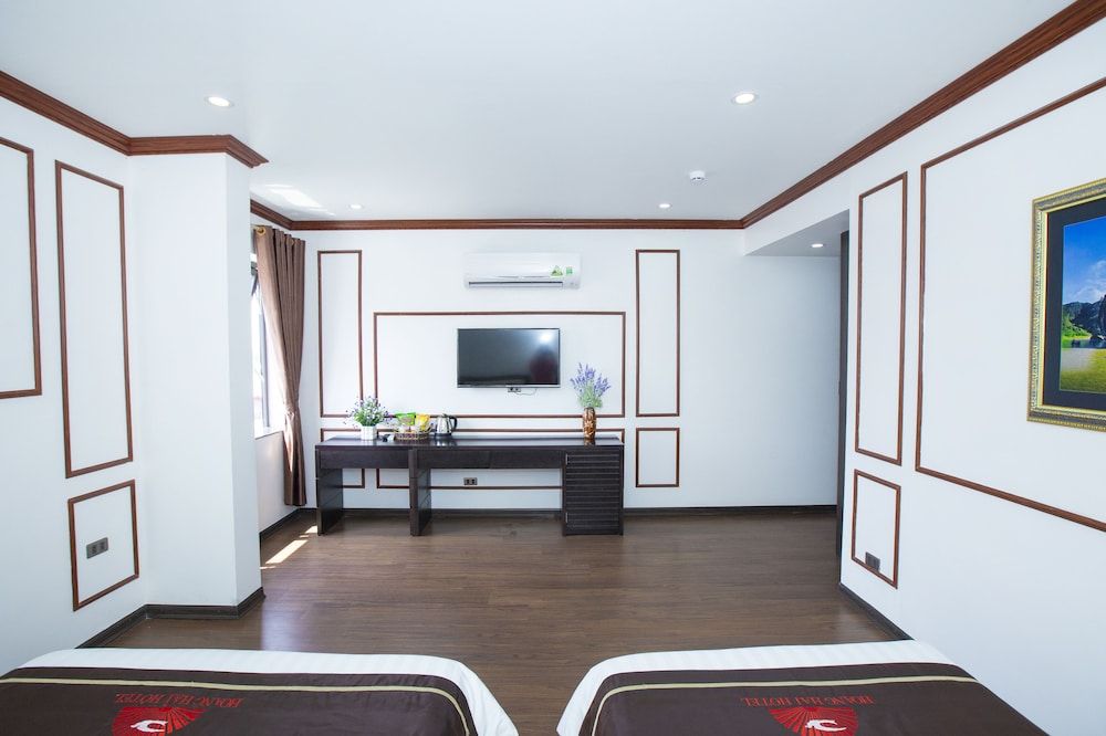 Hoang Hai Hotel Superior Triple Room 13