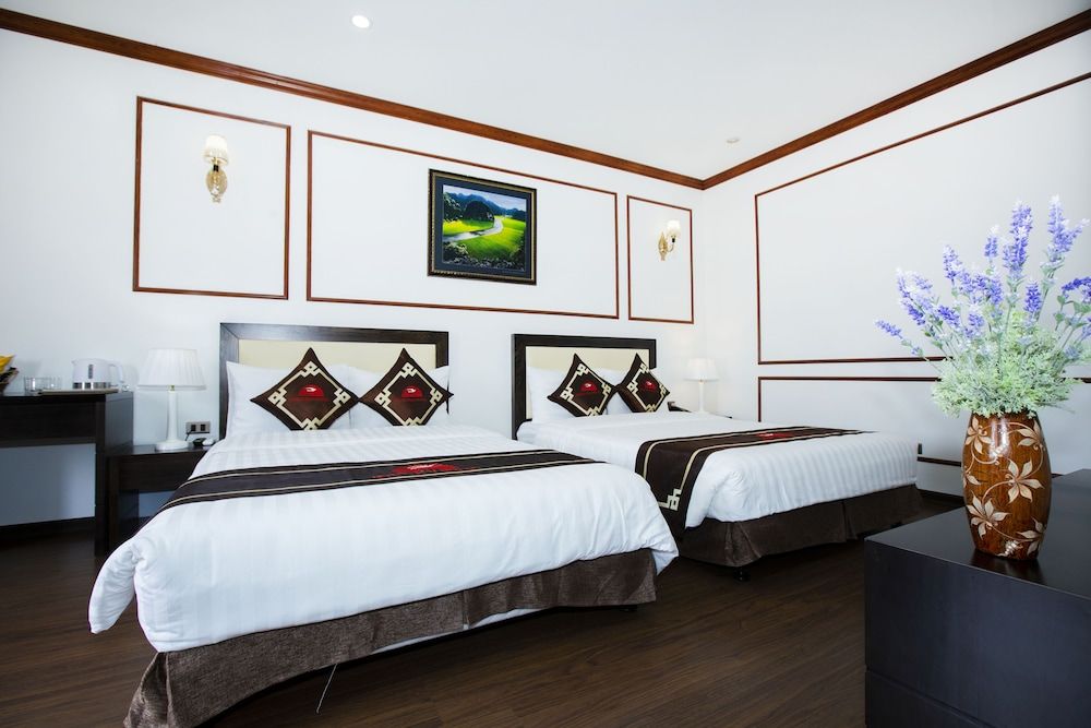 Hoang Hai Hotel Family Room 4