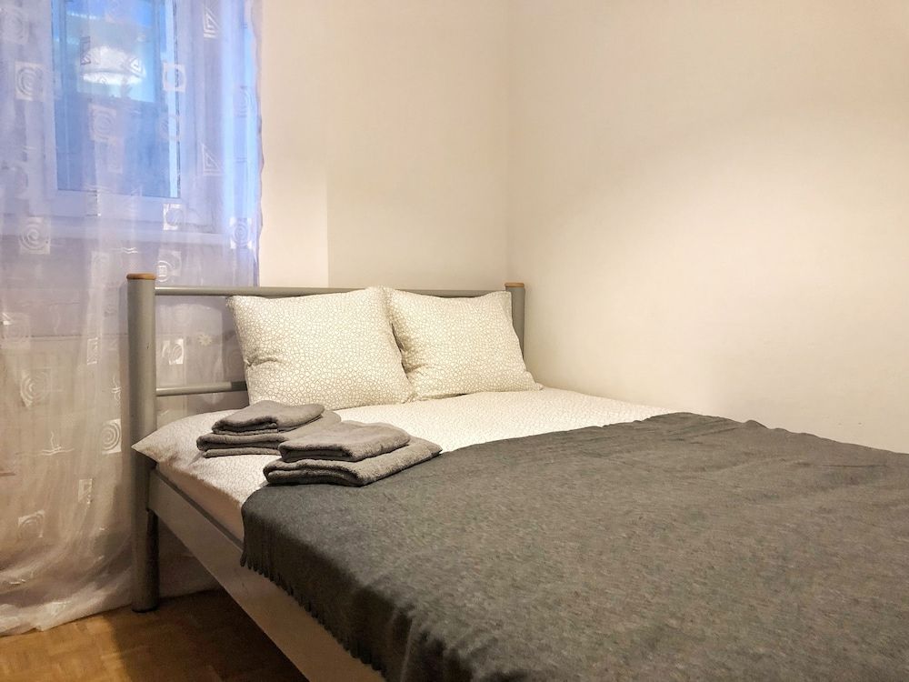 undefined Fox Center Apartments 3