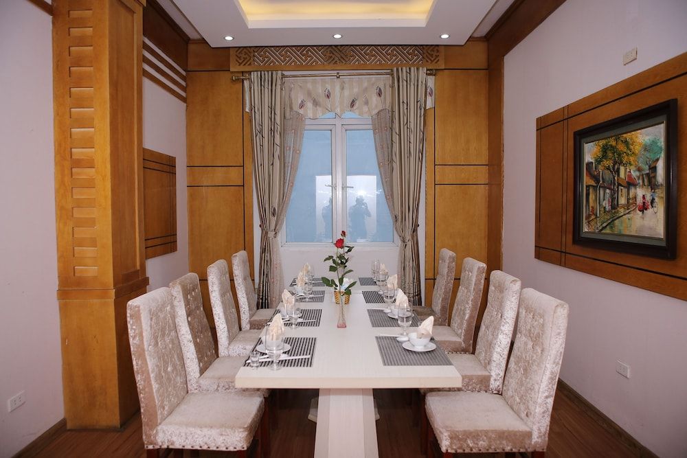 undefined Central Phu Hung Hotel 9