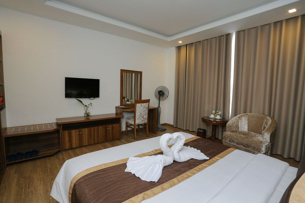 undefined Central Phu Hung Hotel 6