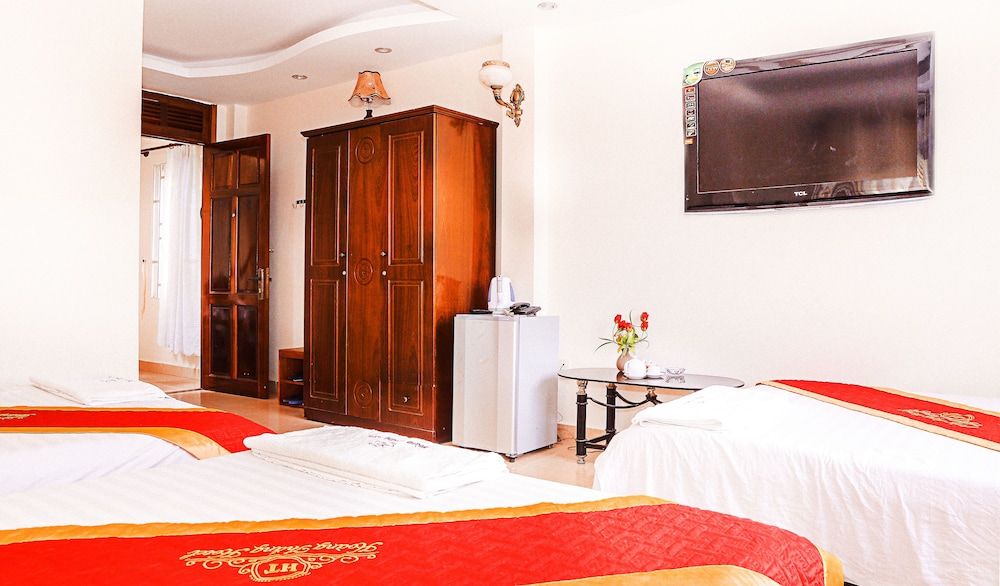 undefined Hoang Thang Hotel 8