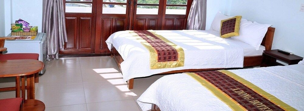 undefined A Dong Hotel