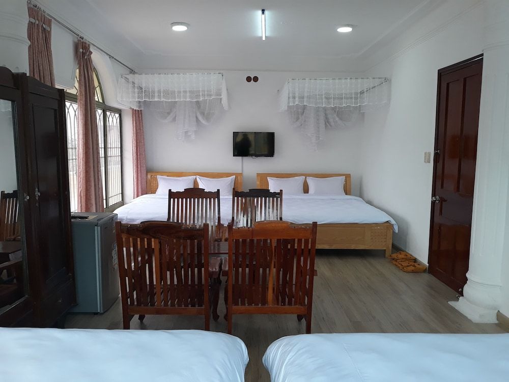 Ngoc Bich Guesthouse Room for 8 People 2