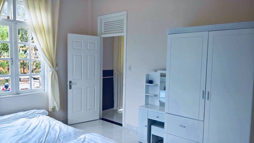 undefined Degree 29 Hostel 4