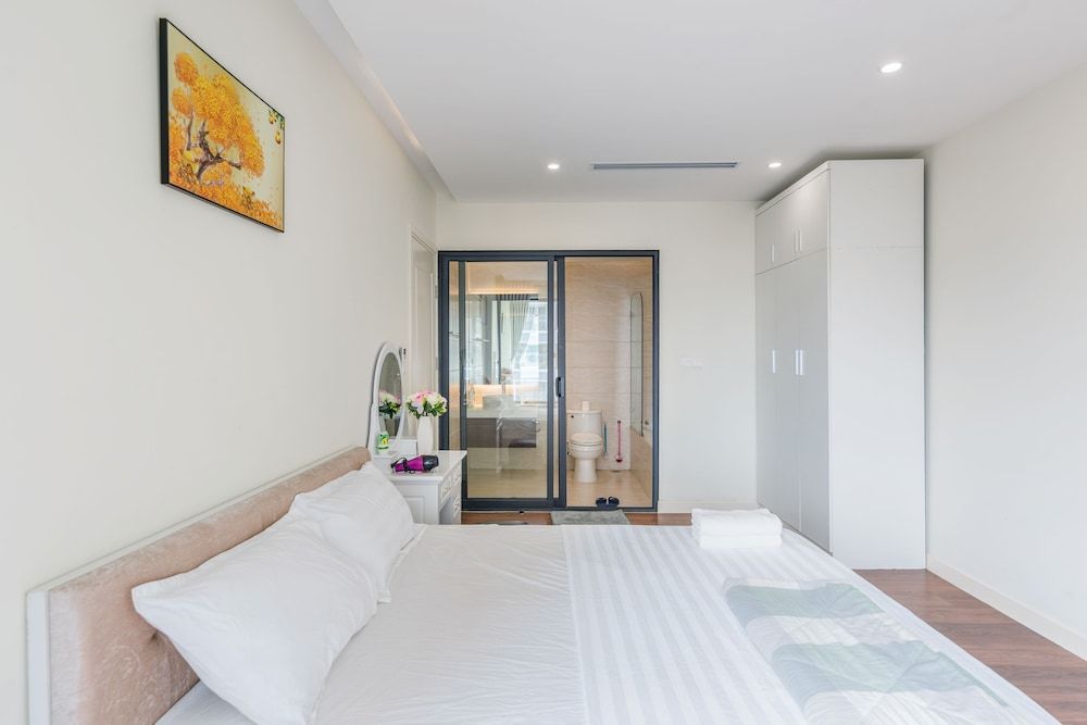 Luxury Apartment Imperia Luxury Apartment, 3 Bedrooms, Pool View, Garden Area 30