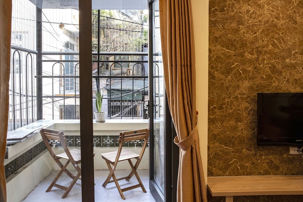 undefined Carrot Haus 8