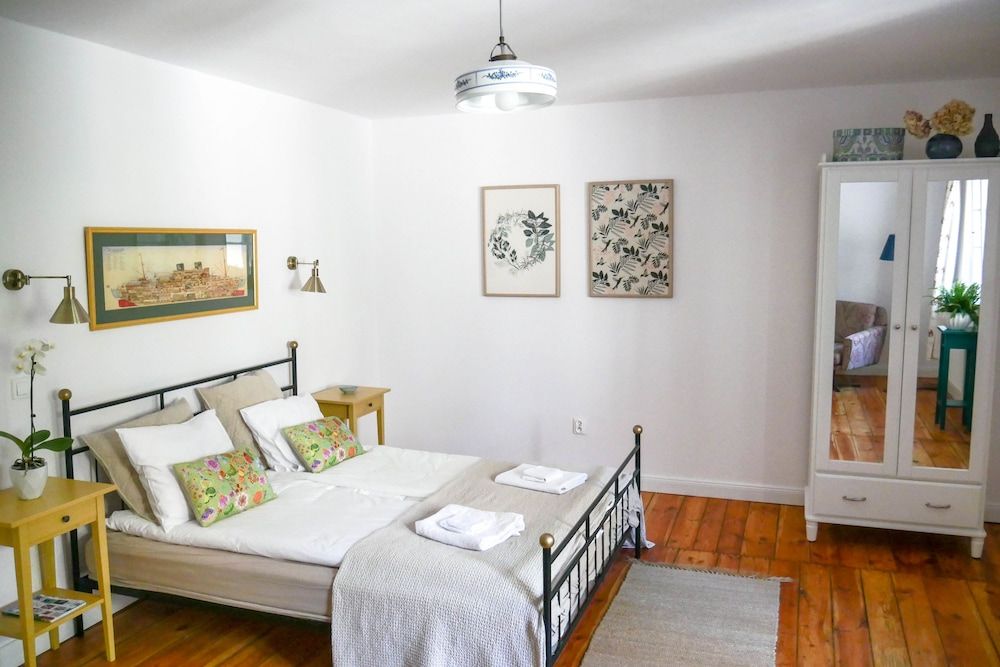 City Apartment, 1 King Bed with Sofa bed, City View