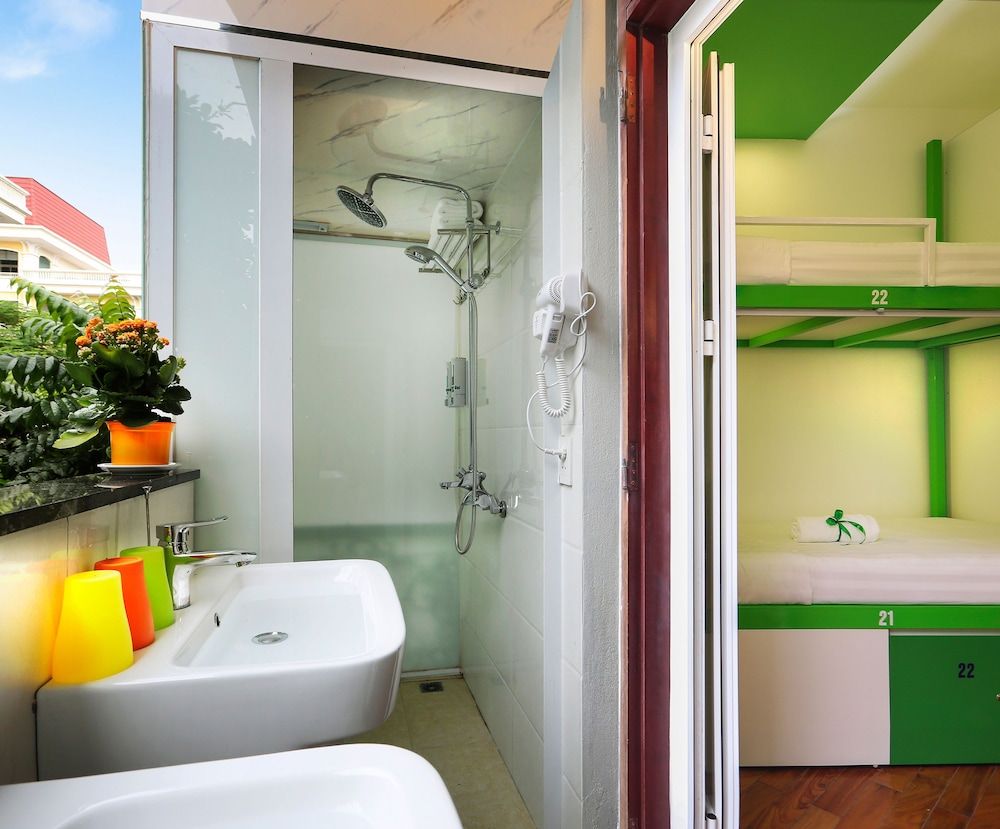 Hanoi High Five Hostel Shared Dormitory, Mixed Dorm (14 beds) 11