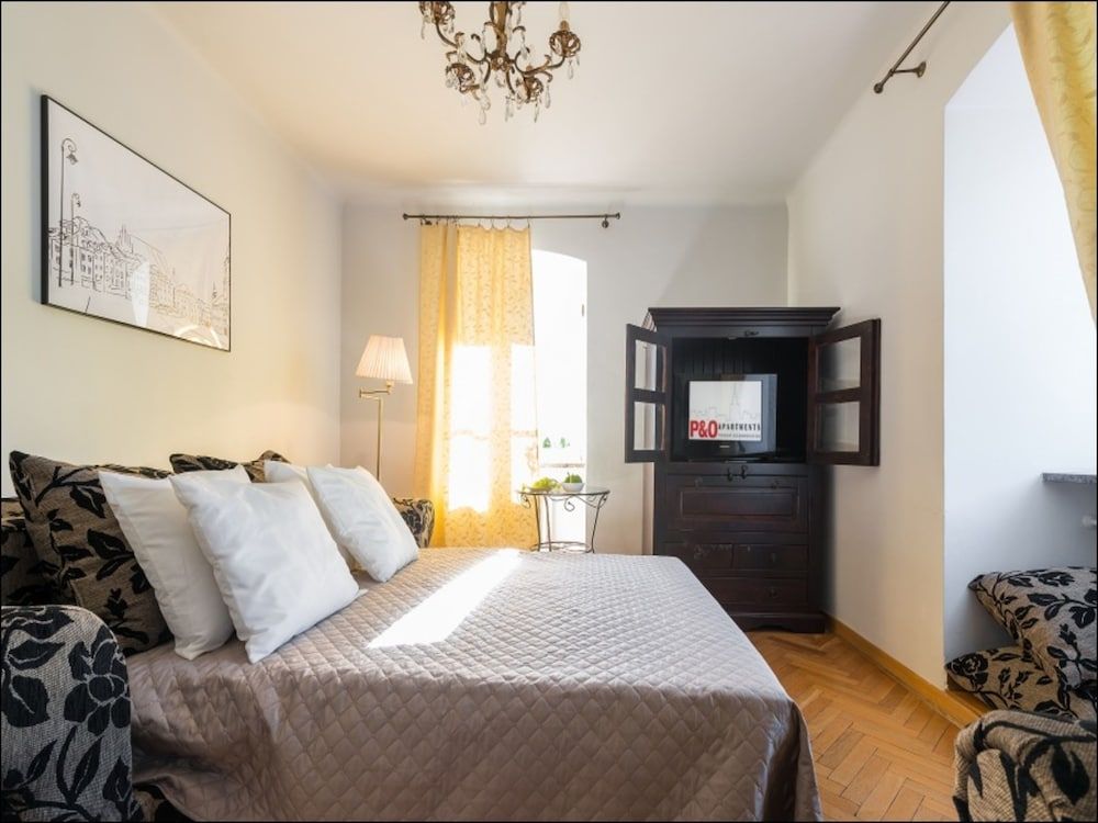 undefined P&O Apartments Miodowa 3 5