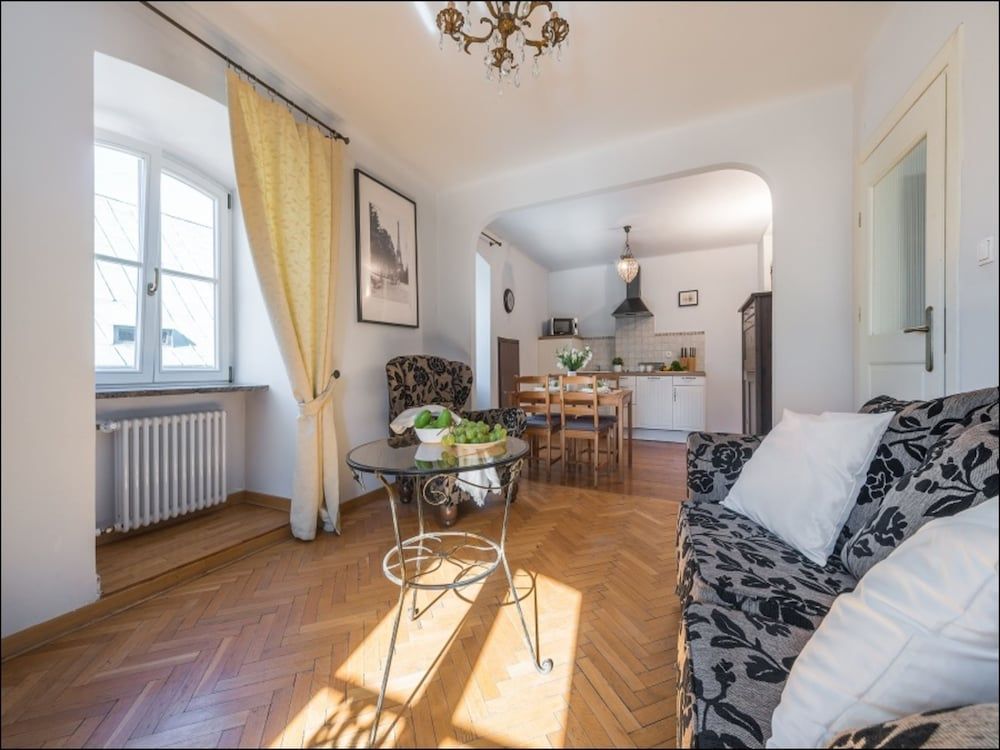 undefined P&O Apartments Miodowa 3 4