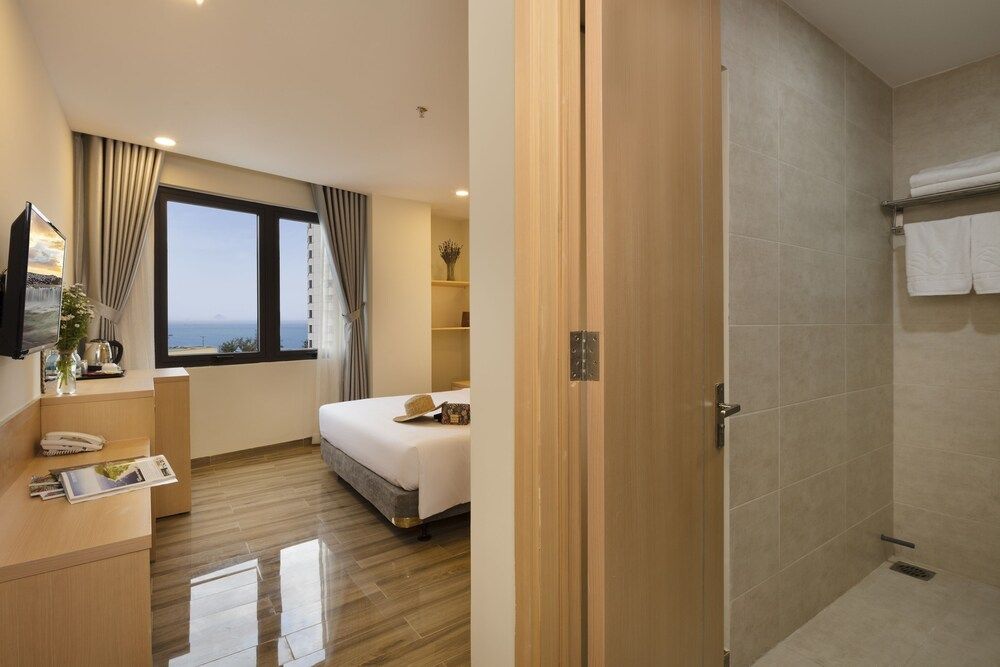 Superior Double Room, City View