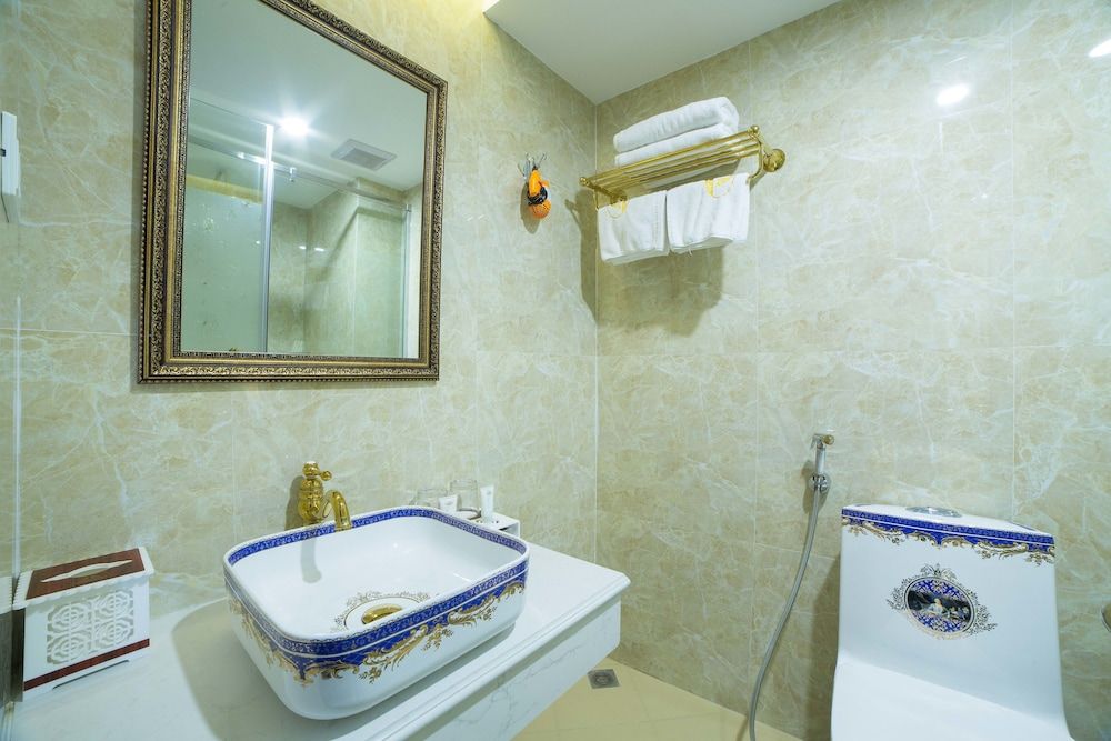 Golden Sail Hotel Family Room 6