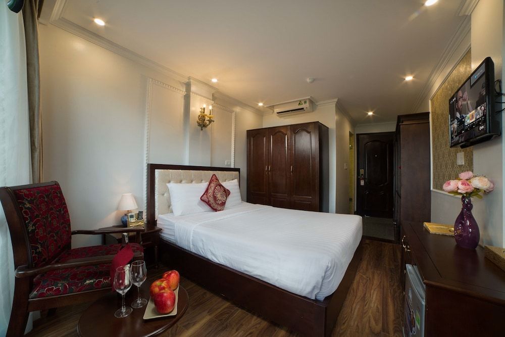 Golden Sail Hotel Deluxe Room, Balcony 4