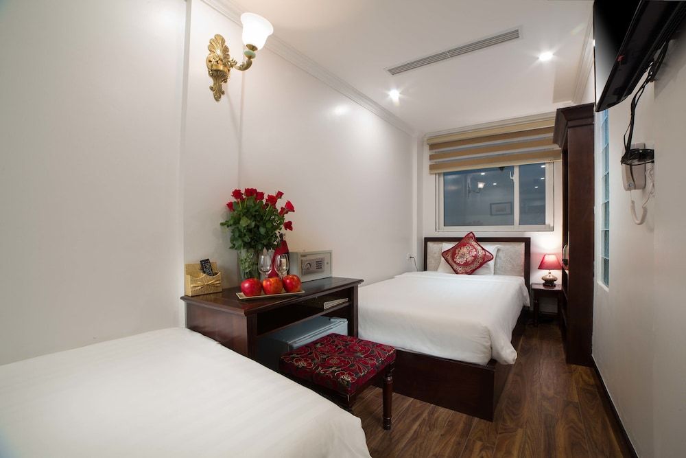 undefined Golden Sail Hotel 7