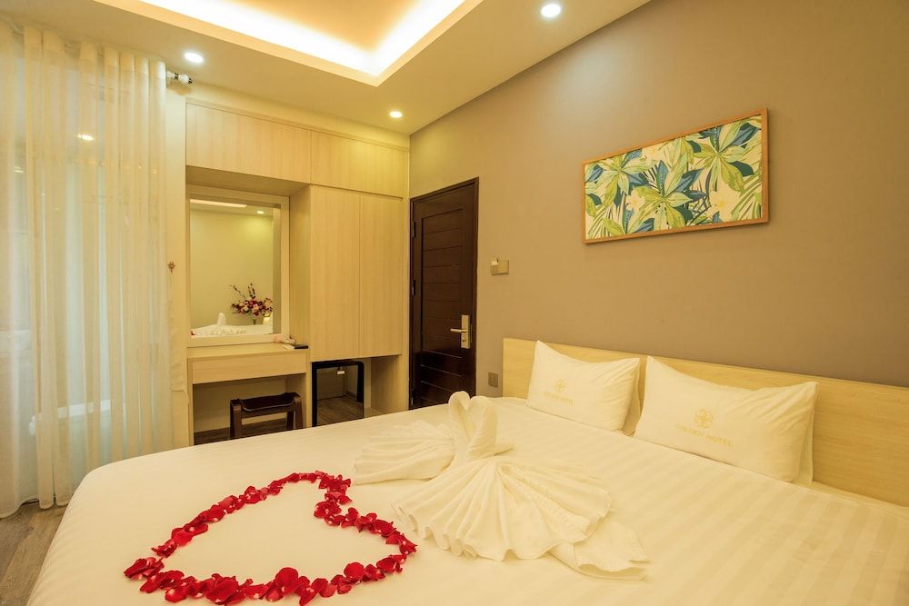 undefined Golden hotel 7