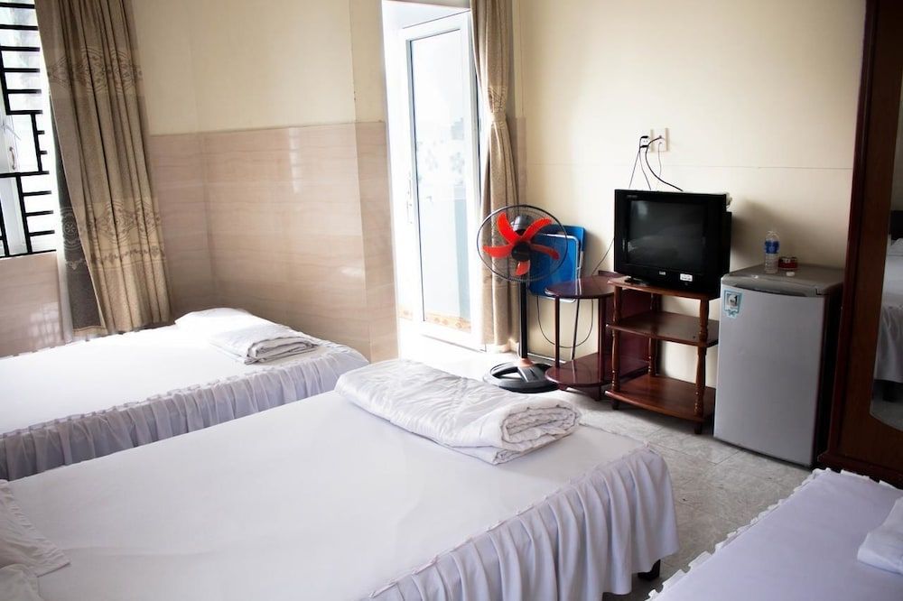 undefined Hung Binh hotel 4