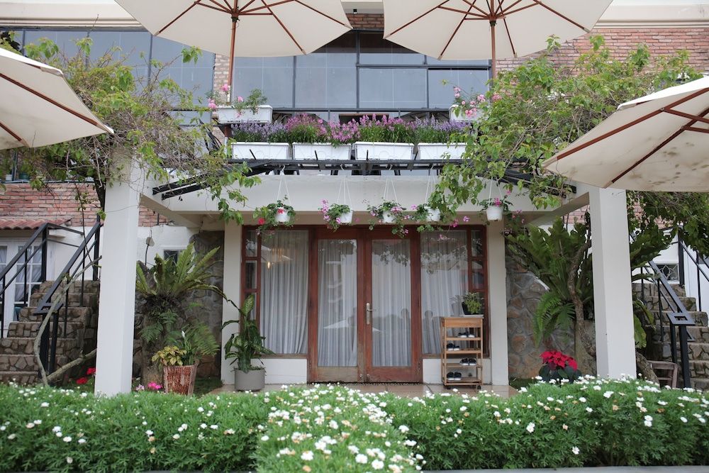 undefined Vi-la Homestay Café 9