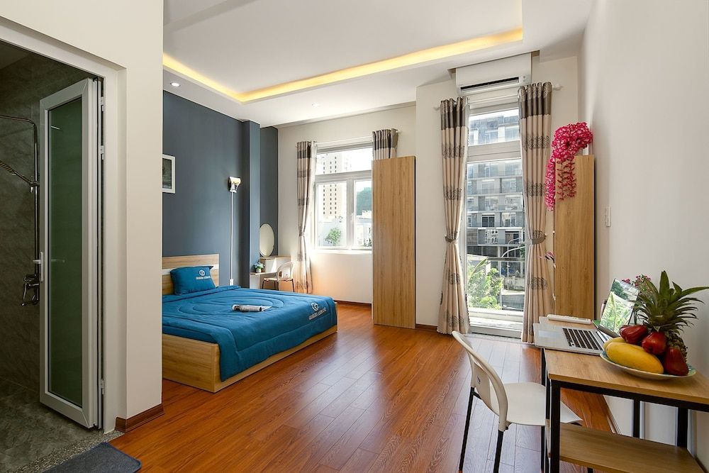 10 Dollar Homestay Danang - Hostel Standard Double Room, Balcony, Sea View 9