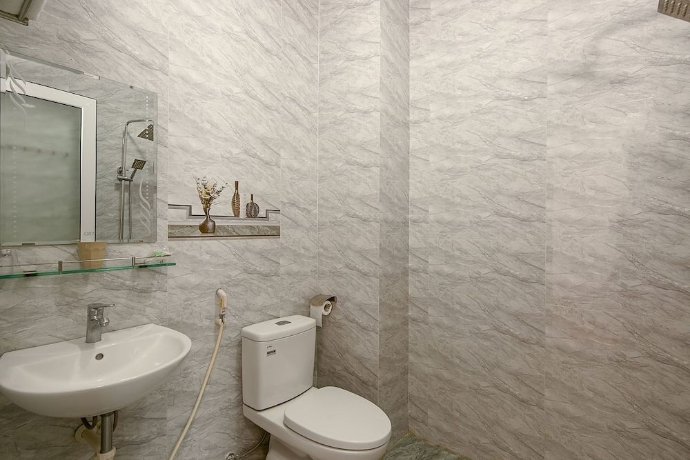 10 Dollar Homestay Danang - Hostel Standard Double Room, Balcony, Sea View 12