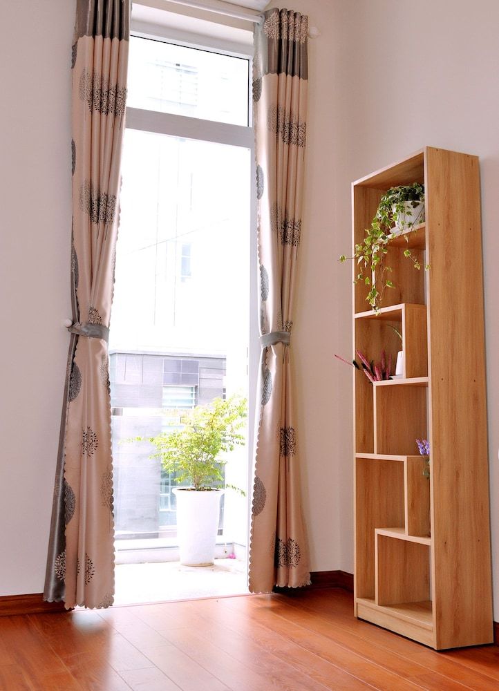 10 Dollar Homestay Danang - Hostel Standard Double Room, Balcony, Sea View 7