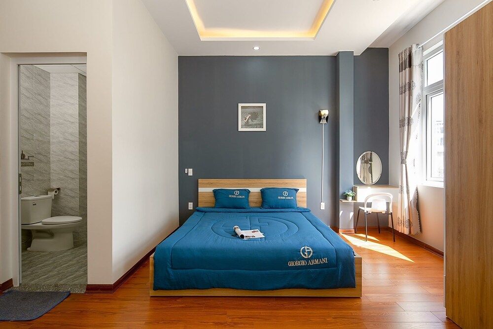 10 Dollar Homestay Danang - Hostel Standard Double Room, Balcony, Sea View 10