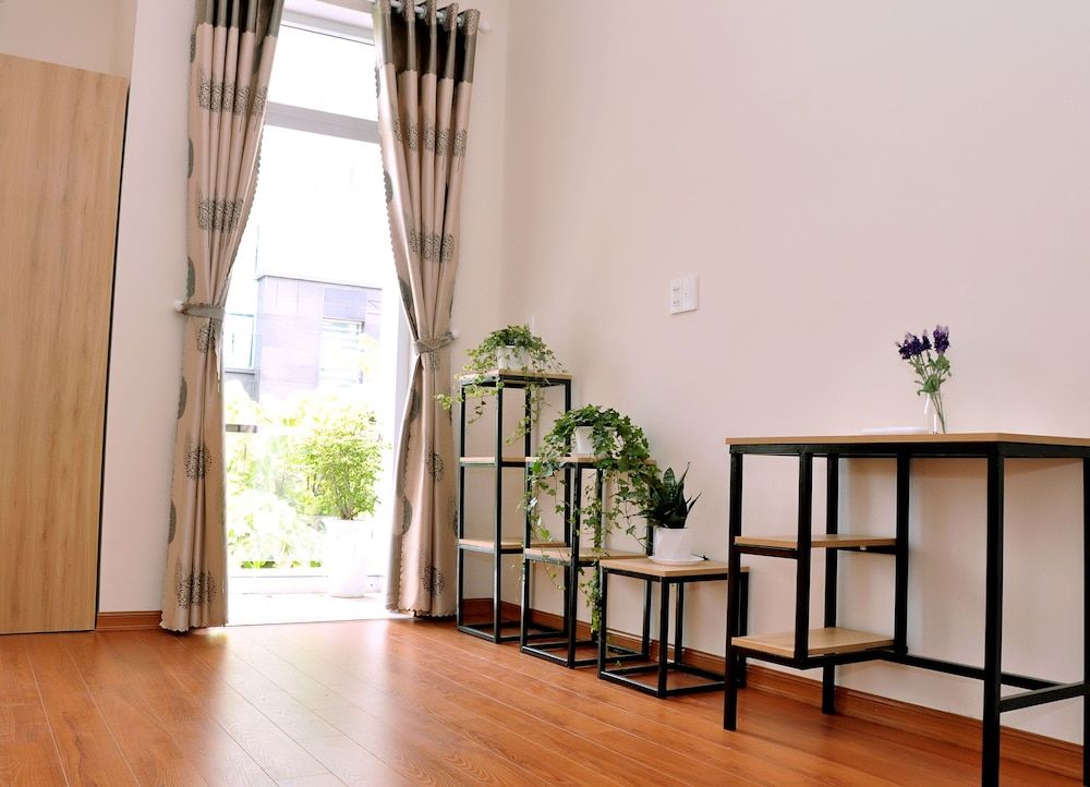 10 Dollar Homestay Danang - Hostel Standard Double Room, Balcony, Sea View 8