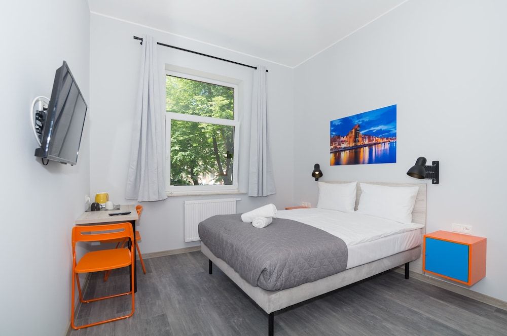 Double Room (4)